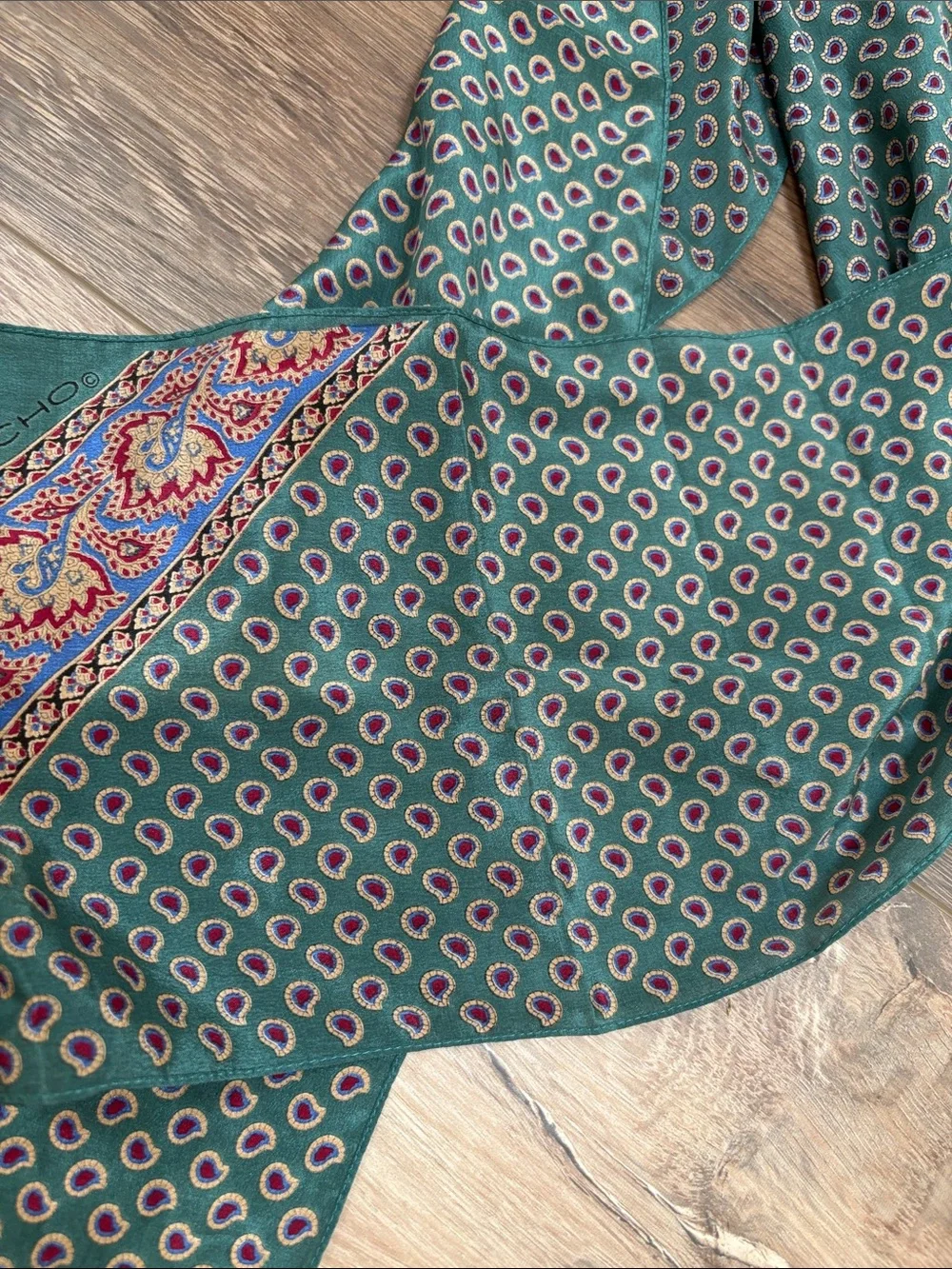 Echo silky scarf